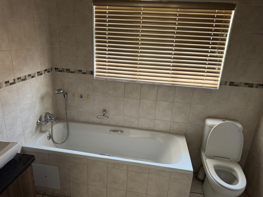 4 Bedroom Property for Sale in Hexrivier Lifestyle Estate North West